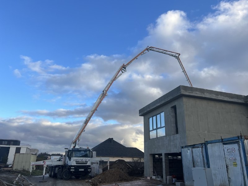 🏗 Сегодня в работе: заливаем отмостку на одном